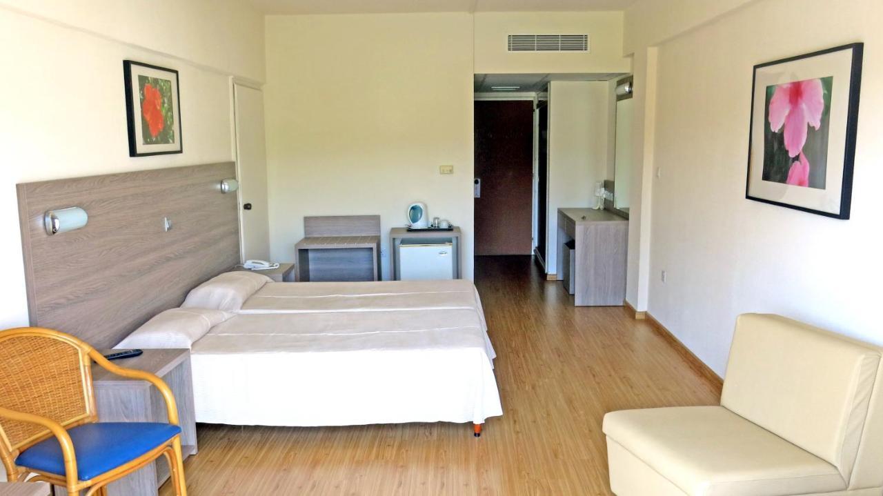 Marina Hotel Ayia Napa Exterior foto
